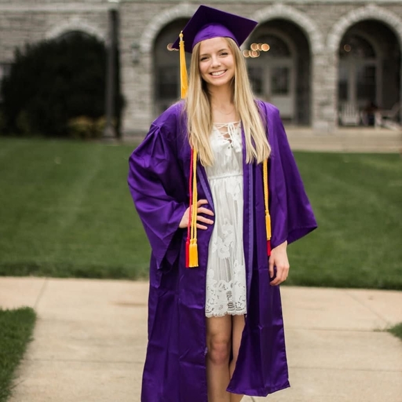 Meet your Posher, Amanda - Picture 1 of 1